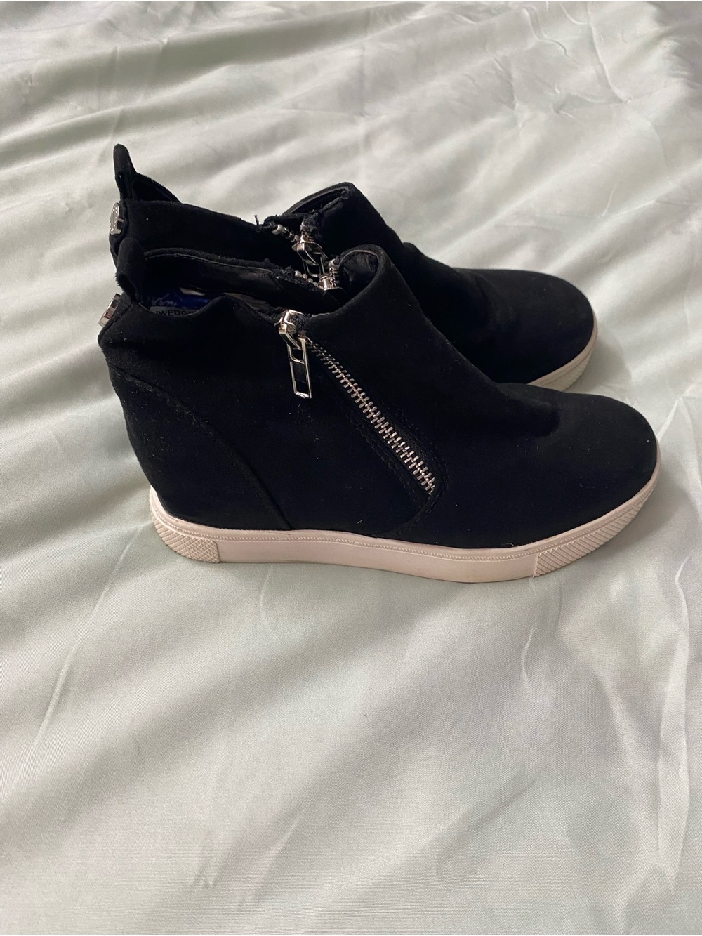 Steve Madden JWedgie Black Suede Wedge Sneakers – Youth Size 2M - Picture 1 of 7
